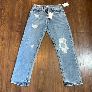 Forever 21 Mom Jeans. High Rise Relaxed Fit Size 27